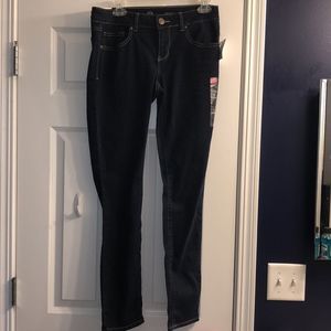 Juniors Skinny Jeans Size 9